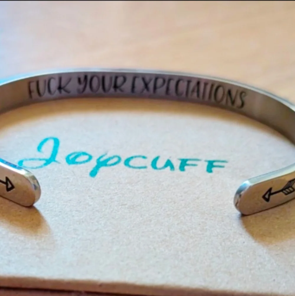 Hidden Message Bangle 🤭 - Picture 4 of 6